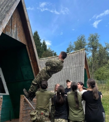 Львівські одинадцятикласники беруть участь у військових вишколах в Карпатах