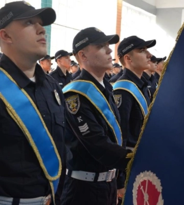 У Кропивницькому курсанти Донецького унiверситету внутрiшнiх справ склали присягу