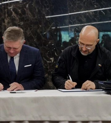 Україна та Словаччина підписали чотири ключові угоди