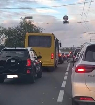 У напрямку мікрорайону Соляні великий затор