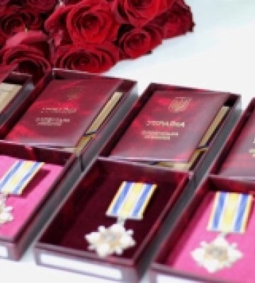 Вручили державні нагороди родинам загиблих захисників із Дубенщини