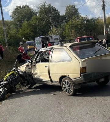 У Дніпрі двоє 14-річних хлопців на мотоциклі потрапили в ДТП