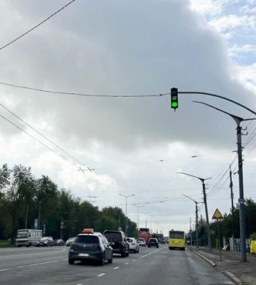 Водіям рекомендують їхати  зі швидкістю 45-50 км/год вулицею Стрийською у Львові