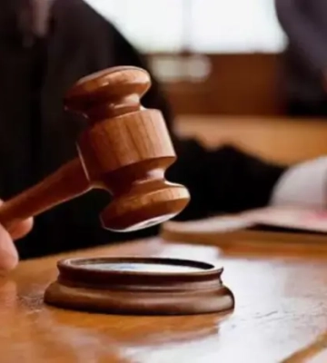 У Києві троє чоловіків в комендантську годину побили працівника СБУ: рішення суду