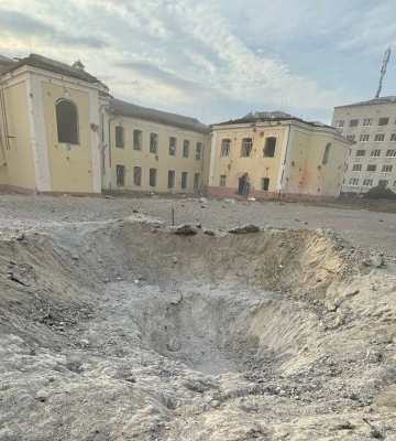 Разрушено учебное заведение, пострадали двое: РФ ударила КАБом по Купянску