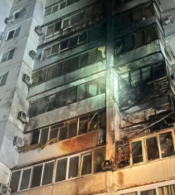 РФ атакувала шахедами Одещину, у Чорноморську горіла багатоповерхівка — фото