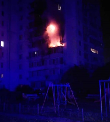 Три этажа были охвачены огнем: из-за российской атаки в Черноморске вспыхнули квартиры