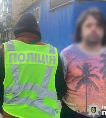 Поліція затримала чоловіка, який на Хрещатику паплюжив загиблих військовослужбовців