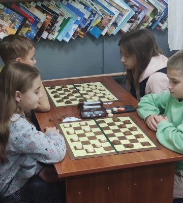 До Дня Іршави провели турнір з шашок-64