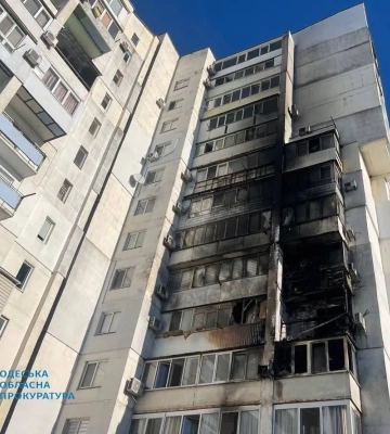 Похожи на атаки по Змеиному: Братчук назвал цель российских ударов по портам Одесской области