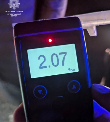 2,07 проміле і немає прав: У Кропивницькому зупинили п&#039;яного водія Toyota