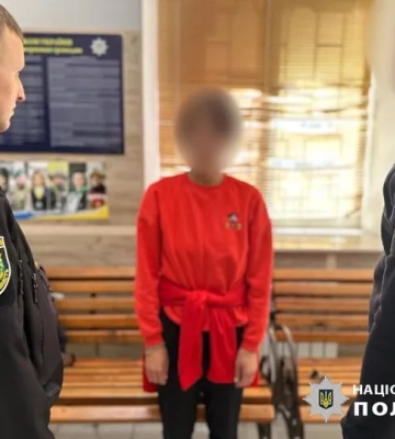 За спробу повісити російський триколор в Одесі стосовно жінки відкрили провадження