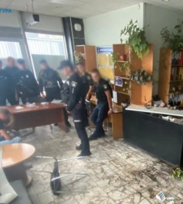 У Києві чоловік розгромив приймальню Мінсоцполітики, бо не міг знайти собі дружину