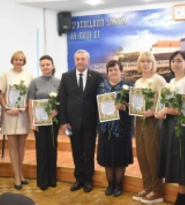 Освітян Дубенської громади привітали з професійним святом