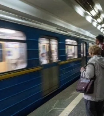 Станції столичного метро &quot;Теремки&quot; та &quot;Іподром&quot; відновили роботу