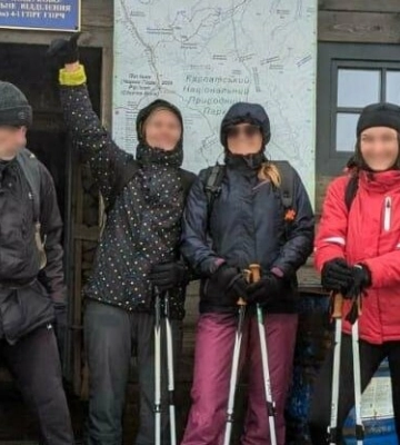 Заблукали на горі Піп Іван. У Карпатах рятувальники допомогли чотирьом туристам з Дніпра
