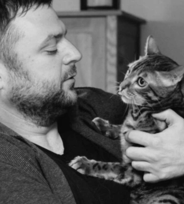 «Горів життям, не зважаючи ні на що: що розповідають про Михайла Лисенка, з яким Дніпро прощається сьогодні