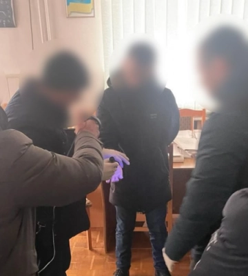 Екскерівника Волинського облавтодору судили за шахрайство: він заплатить штраф