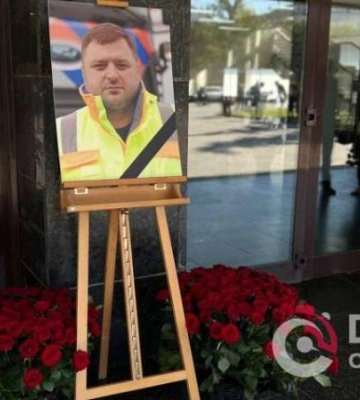 Похорон Михайла Лисенка: сотні людей прийшли, щоб попрощатися з екс-заступником мера Дніпра