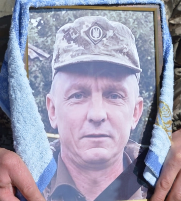 У Лебедині попрощалися із загиблим захисником Сергієм Пустовим