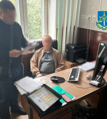 Корупція набирає обертів: посадовці “Київприладу” підзаробили 150 тис. грн