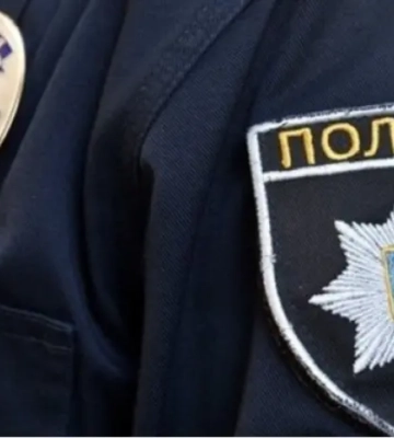 На Київщині поліцейський застрелив чоловіка, який кинувся на нього з сокирою