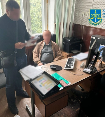 Директора заводу &quot;Київприлад&quot; піймали на хабарі за неформальну оренду приміщення (ФОТО)