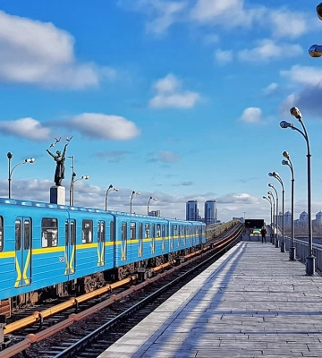 Станцию метро &quot;Днепр&quot; закрыли, на месте работает полиция: что произошло