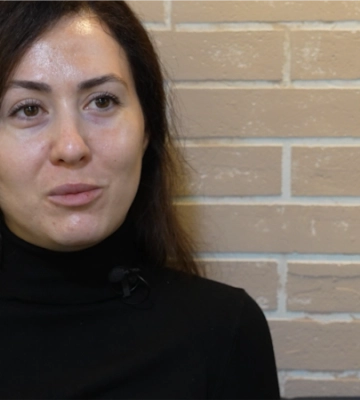 «Я вдома, я в Україні». Дружина військового здійснила мрію чоловіка, про яку він розповідав в полоні (відео)