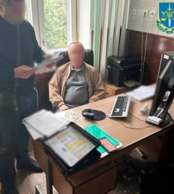 Директора заводу &quot;Київприлад&quot; піймали на хабарі за неформальну оренду приміщення (ФОТО)
