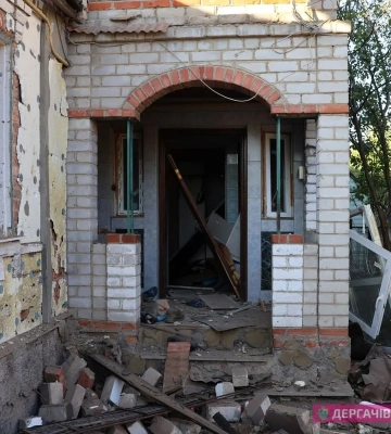 Ворожий удар по Харківщині: знищили будинок, пошкодили понад 10