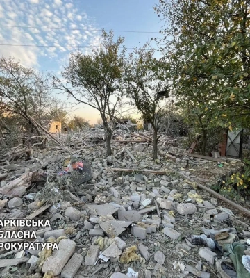 Війська РФ ударили КАБами по селу на Харківщині, є поранений