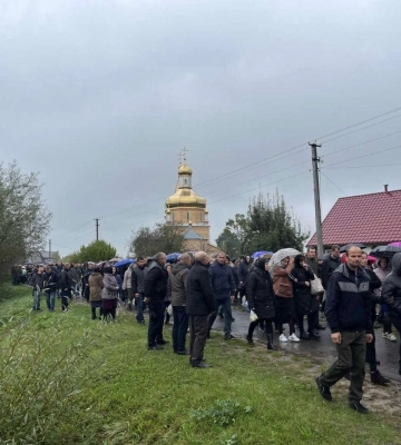 Переніс 15 операцій, але серце не витримало: на Волині попрощались з Героєм Олександром Бебесом