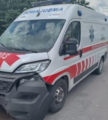 У Херсонській області росіяни вдарили дроном по бригаді “швидкої”: є поранені
