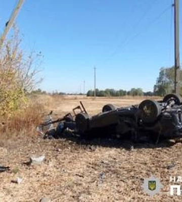 Зїхав у кювет та перекинувся: в ДТП на Полтавщині постраждали водій та пасажир