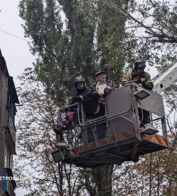 Удар рф по пʼятиповерхівці у Кривому Розі: показали наслідки