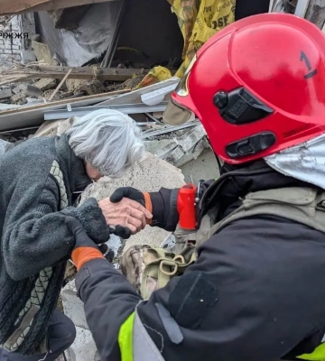 Унаслідок атаки РФ по Запоріжжю постраждали двоє людей, зруйновані будинки