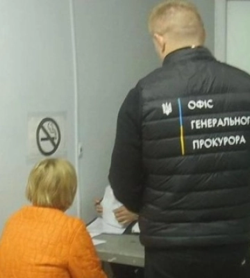 Повідомили про підозру депутатці Хмельницької міськради, у якої вилучили понад $1,5 мільйона
