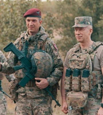 Кропивницького військового нагородили почесною відзнакою "Срібний Хрест"