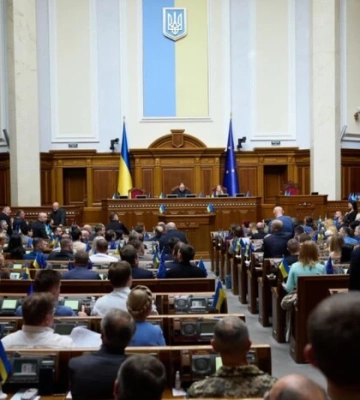 Рада рекордно підвищила податки: скільки і за що тепер платитимуть українці