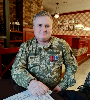 «Коли міна влучає в ціль, це дуже гарно!»: історія пораненого воїна, який служить у Волинському ТЦК після фронту