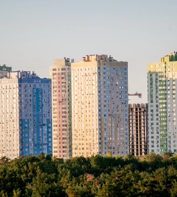 Житло на вторинному ринку Києва далі дешевшає