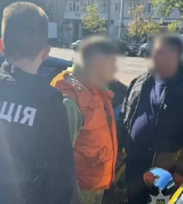 Бронювання в обмін на $10 тис: у Києві затримано кандидата наук 