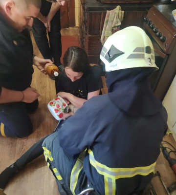 Голова застрягла у каструлі: на Волині врятували дворічного хлопчика