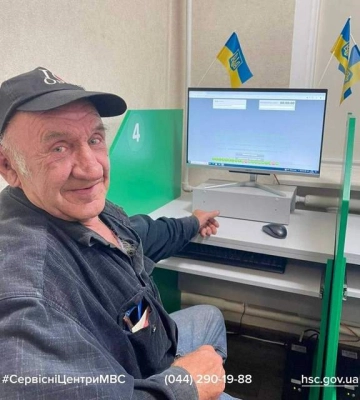 В Херсоне пенсионер пошел в магазин и сдал теорию на "права"