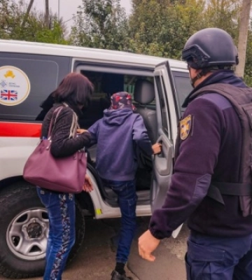 Рятувальники показали, як евакуюють цивільних із прикордоння Сумщини