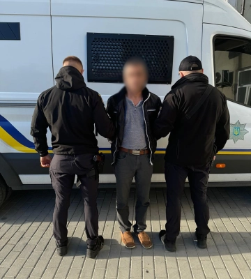 Екстрадовано до України підозрюваного у вбивстві, який 4 роки переховувався від правосуддя