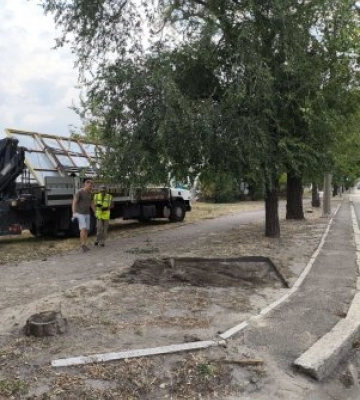 У Миколаєві продовжується демонтаж МАФів та білбордів