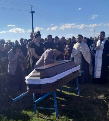 У Костопільській громаді - День жалоби: в останню земну дорогу проведуть захисника Володимира Дениска
