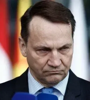 Сікорський: питання ексгумації жертв Волинської трагедії не має бути предметом політичного торгу